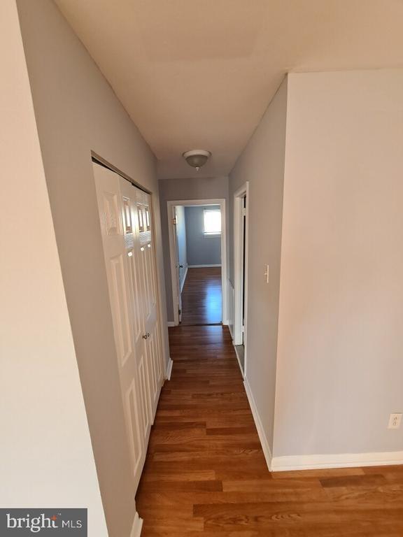 Building Photo - 9411 Lansford St