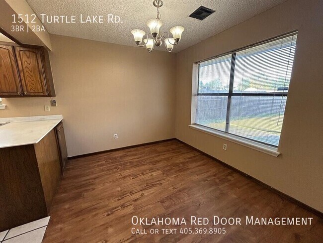 Foto del edificio - 1512 Turtle Lake Rd