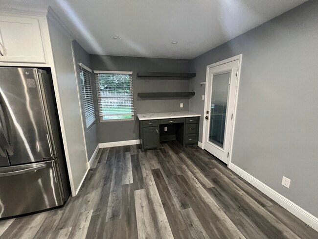 Photo - 317 Parkwood Dr House