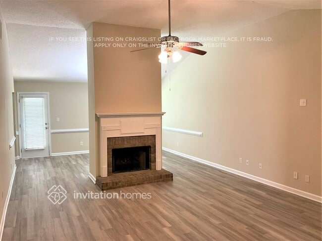 Building Photo - 303 Peachtree Cir
