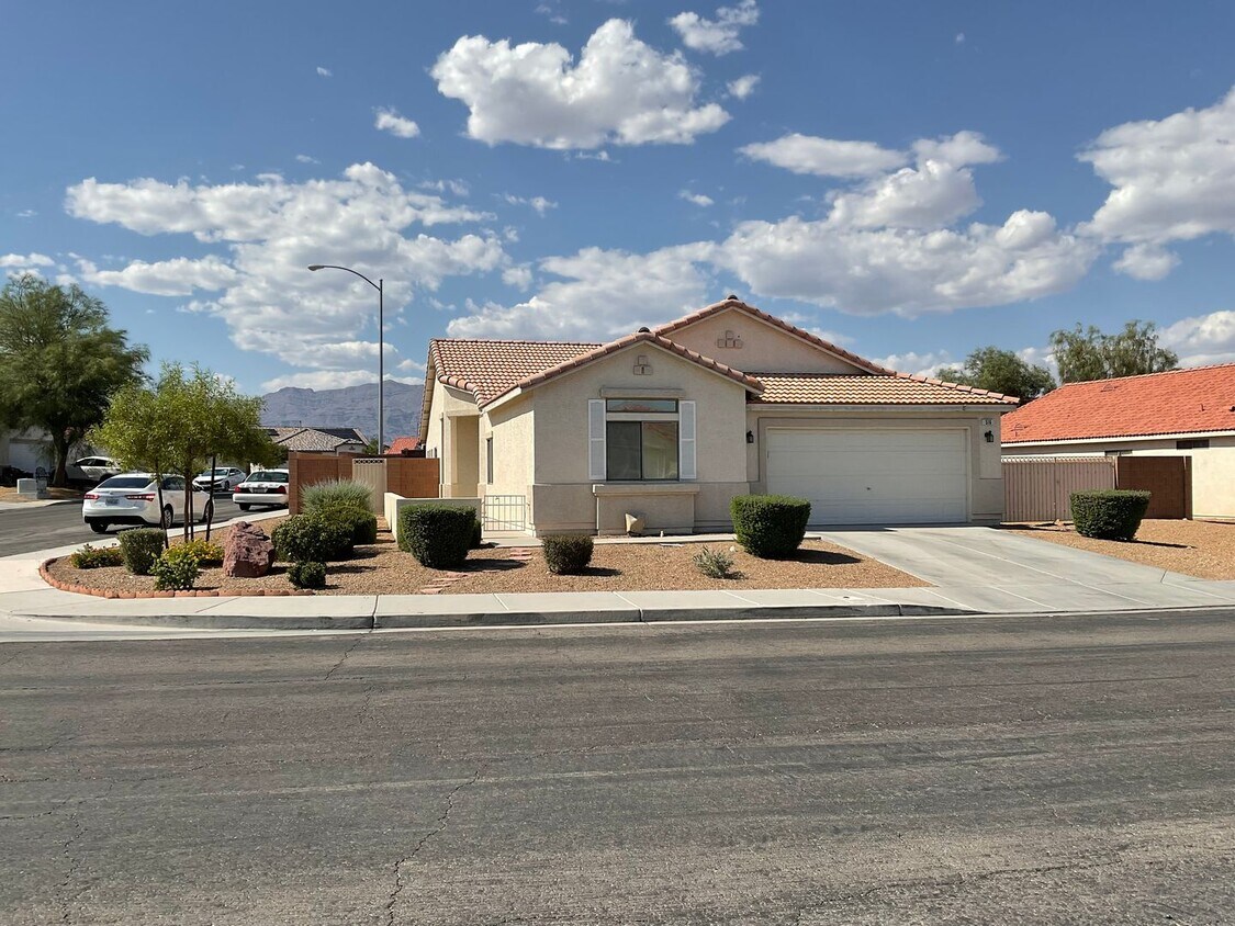 Foto principal - Great 1 story home 4br, 2bath, 2cg, RV gat...