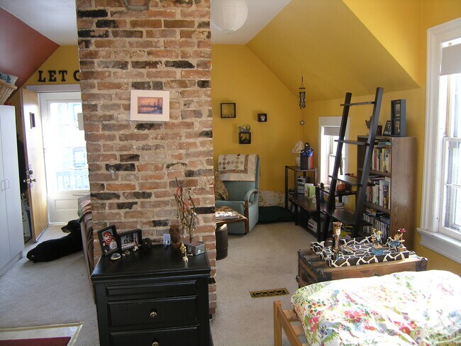 Apartment as decorated by Lindsey. - 416 N Huron St