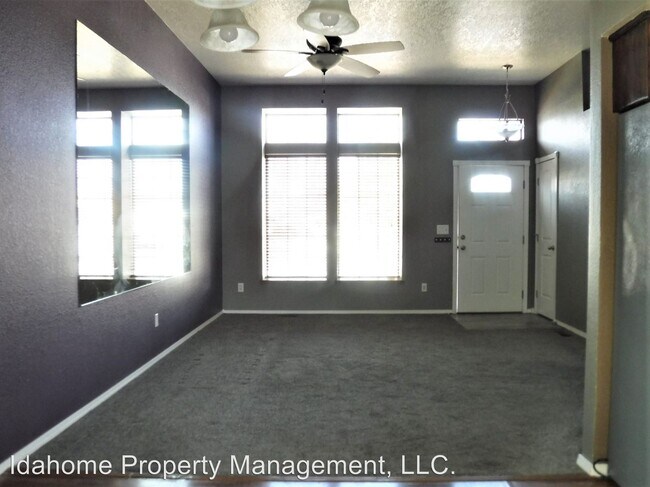Building Photo - 3 br, 2 bath House - 10525 W Silver City St