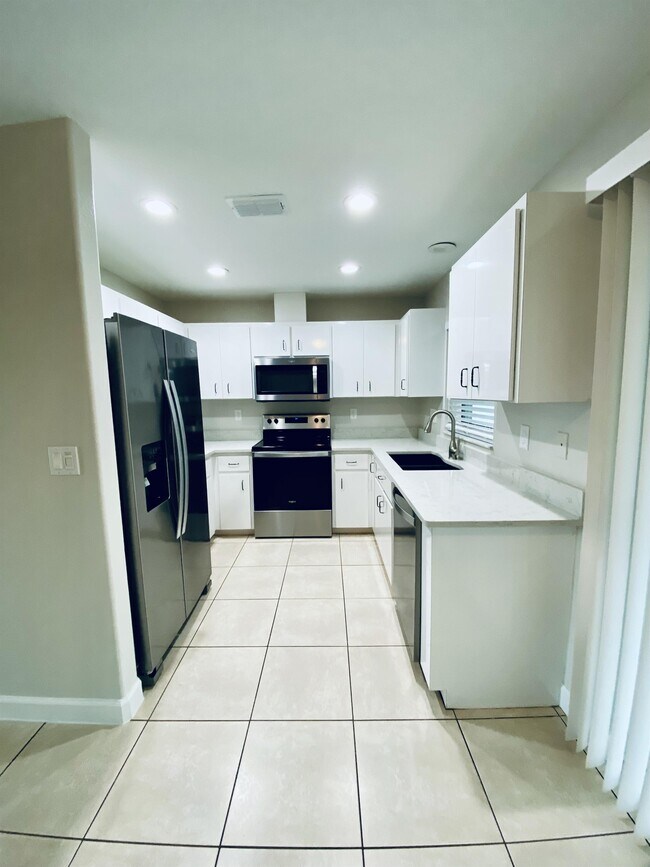 Building Photo - 9661 Nastrand Cir