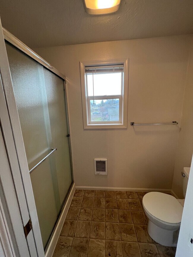 Foto del edificio - 1-bedroom 1-Bathroom Duplex