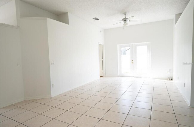 Foto del edificio - 151 Bluebrook Ct