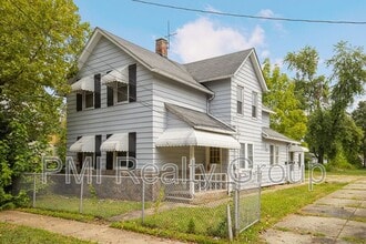 Building Photo - 3295 W 46th St