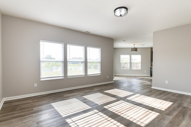 Foto del edificio - 2452 Cabin Hill Rd
