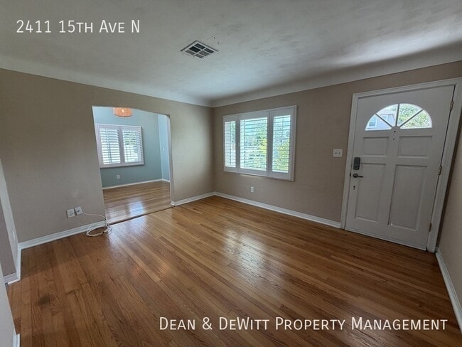 Foto del edificio - 2411 15th Ave N