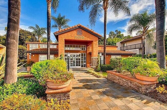 Building Photo - 13263 Rancho Peñasquitos Blvd