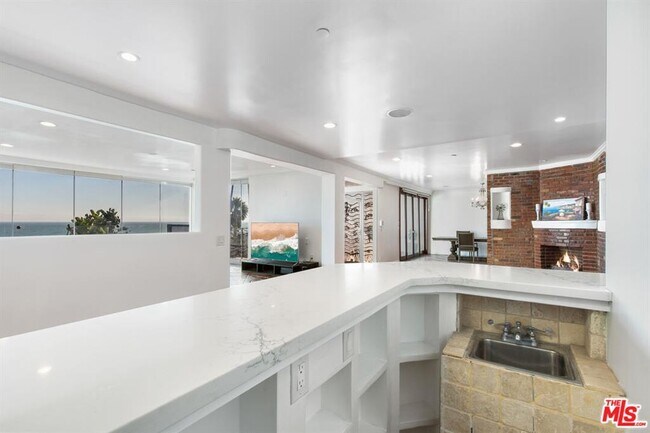 Building Photo - 17737 Porto Marina Way