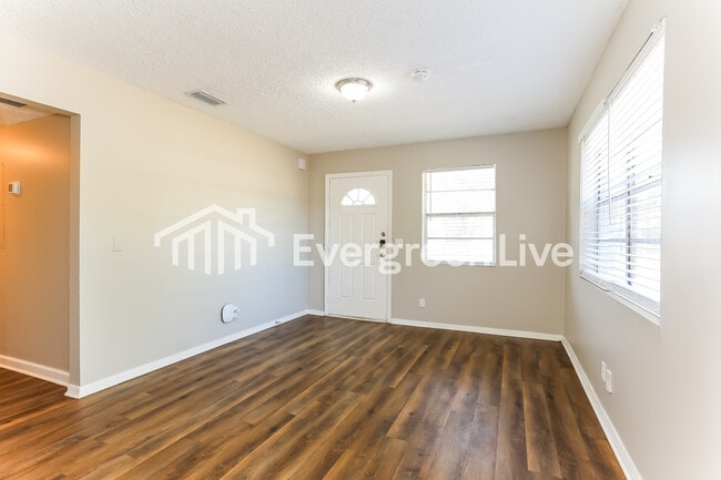 Foto del edificio - 9581 Aberdare Ave W