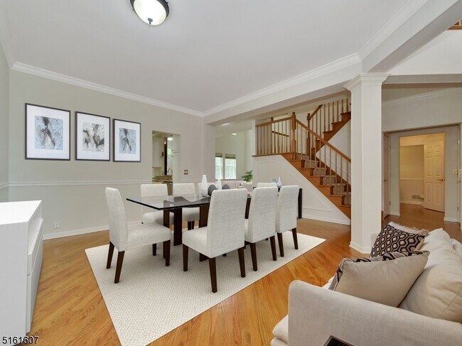 Foto del edificio - 27 Amherst Dr