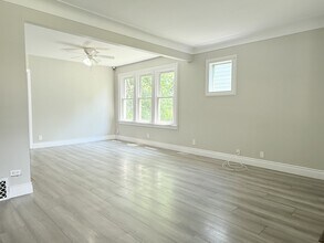 Building Photo - 1658 Marentette Ave