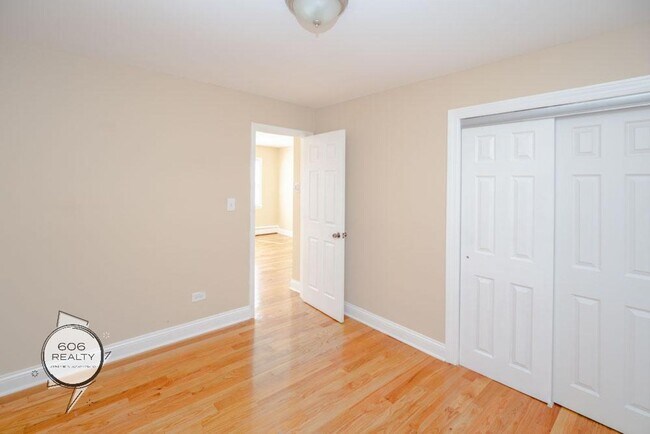 Foto del edificio - Bright and Sunny Cicero Apts Available!