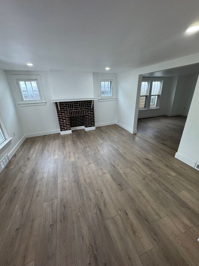 Foto del edificio - 1148 East St