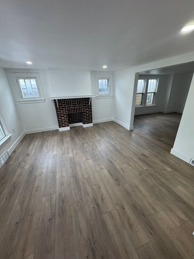 Photo - 1148 East St House