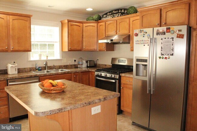 Building Photo - 574 Meadowcroft Cir