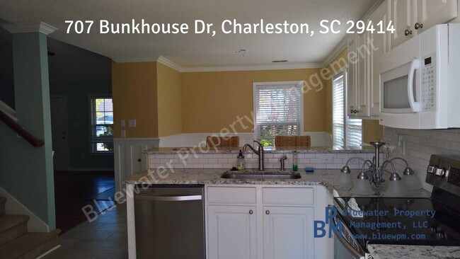 Foto del edificio - 707 Bunkhouse Dr