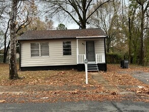 Building Photo - 123 Wilson St