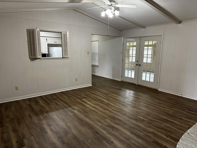 Building Photo - 128 Royal Ln
