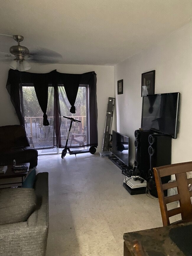 Foto del edificio - 2238 Monroe St