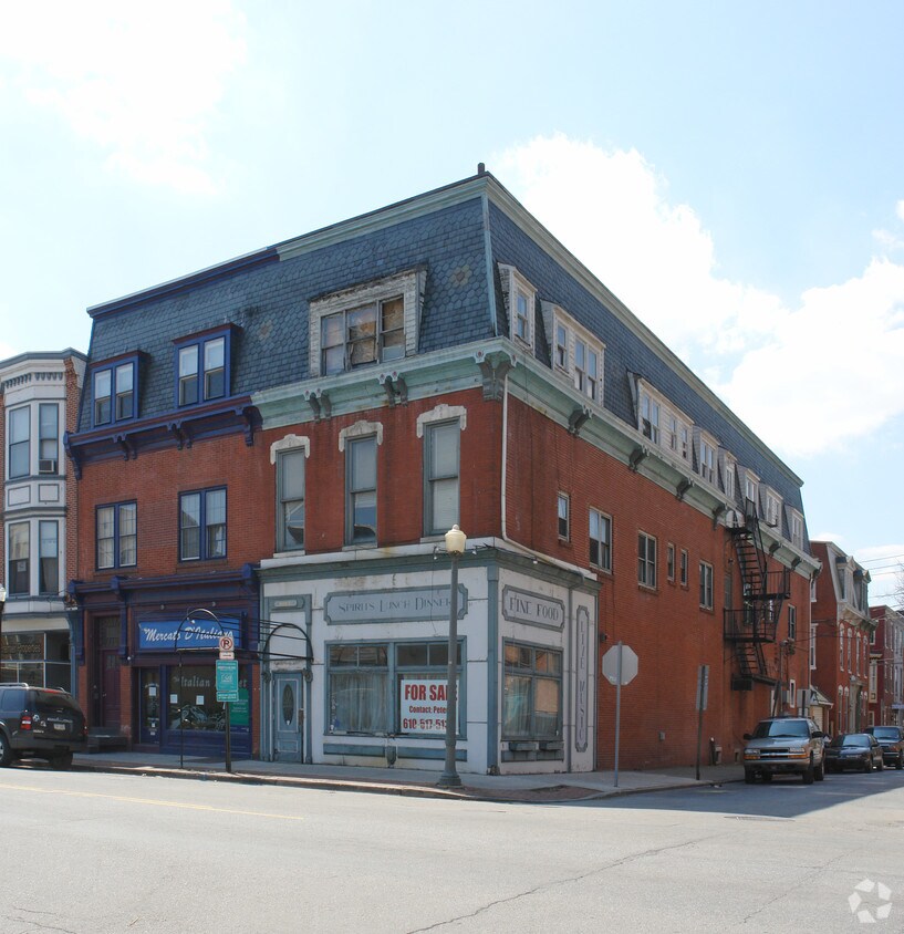 Building Photo - 1014 N 3rd St