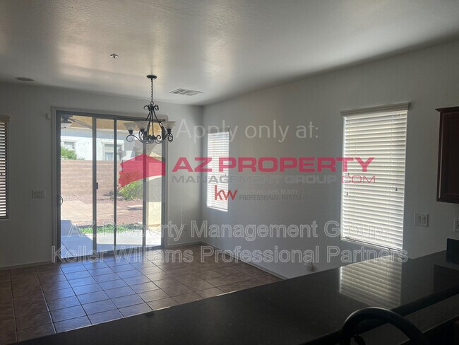 Foto del edificio - 12653 W Duane Ln