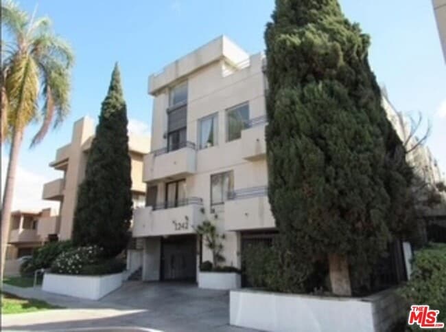 Foto del edificio - 1242 S Holt Ave