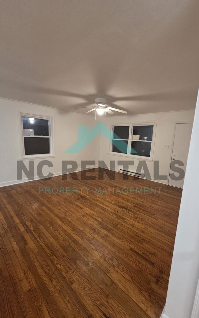 Foto del edificio - 527 Swain Dr