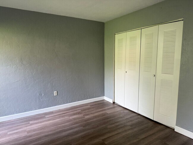 Foto del edificio - 2811 SW Archer Rd