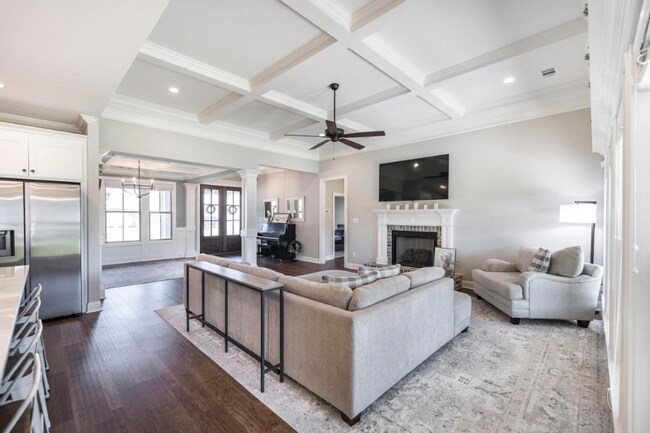 Building Photo - 105 Dewberry Trl
