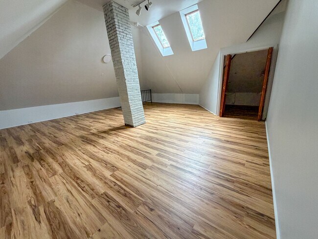 Foto del edificio - 176-182 Elmwood Ave