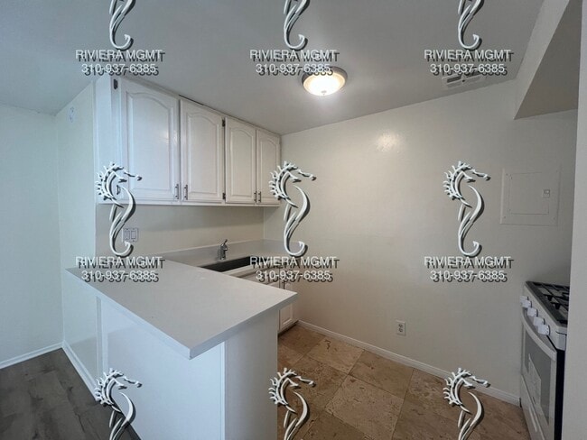 Building Photo - 206