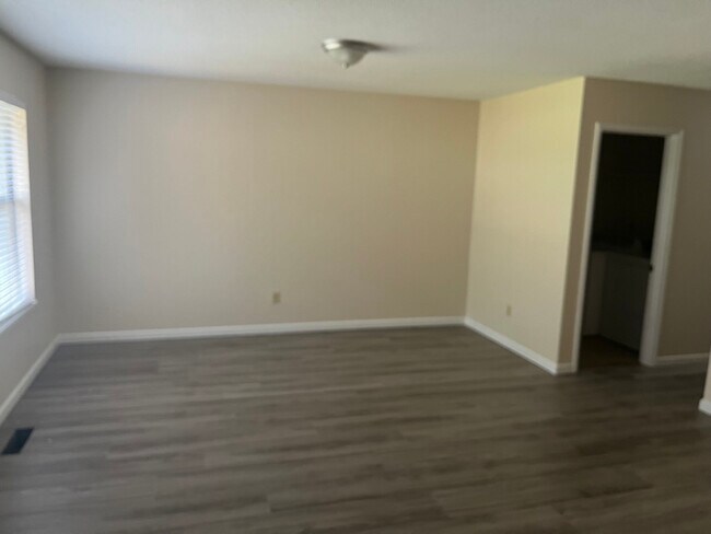 Foto del edificio - 5048 Easy St