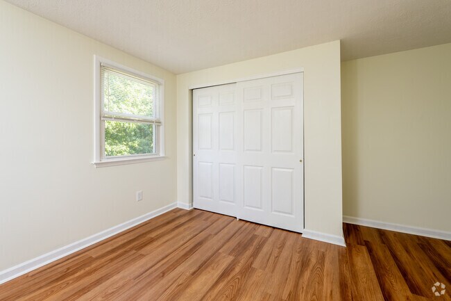 3 habitaciones, 1,5 baños – 120 m² - Dormitorio - Mertensia Gardens - Fully Renovated!