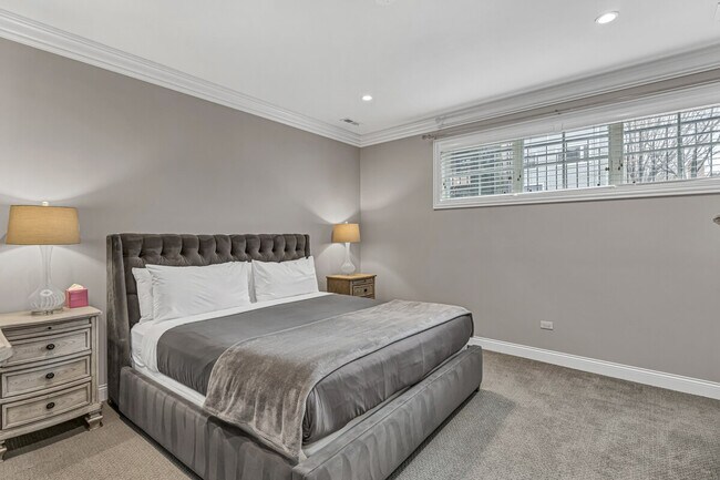 Foto del edificio - 3814N N Kenmore Ave
