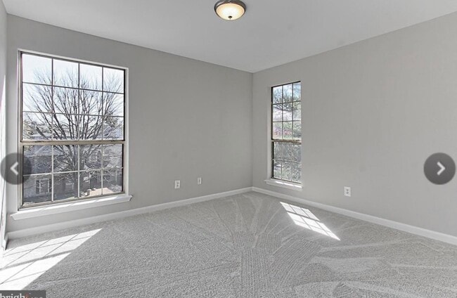 Building Photo - 3906 Penderview Dr