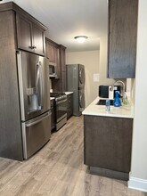 Building Photo - 12 Falcon Ln W