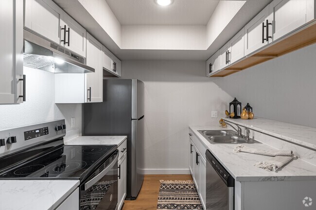 1 habitación, 1,5 baños - 704 pies cuadrados - Cocina - Lofts on Park