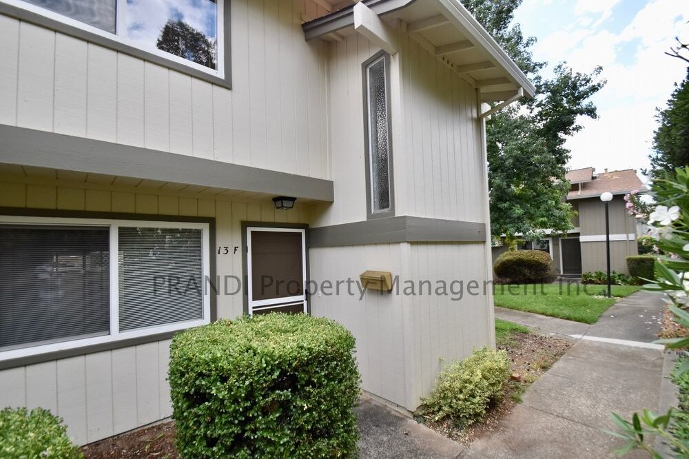 Primary Photo - 13 Oliva Dr