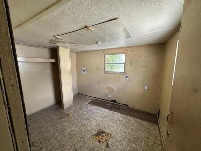 Building Photo - 3632 SW Military Dr