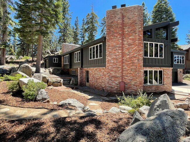 Building Photo - Beautiful, Fully Furnished Lake Tahoe Home...