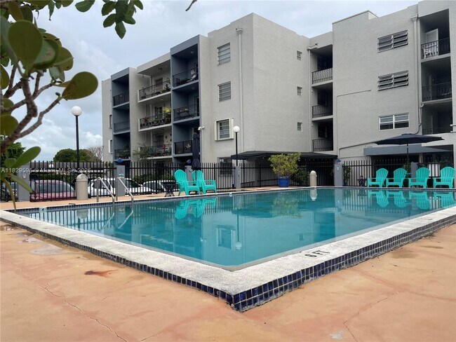 Foto del edificio - 3181 SW 13th St