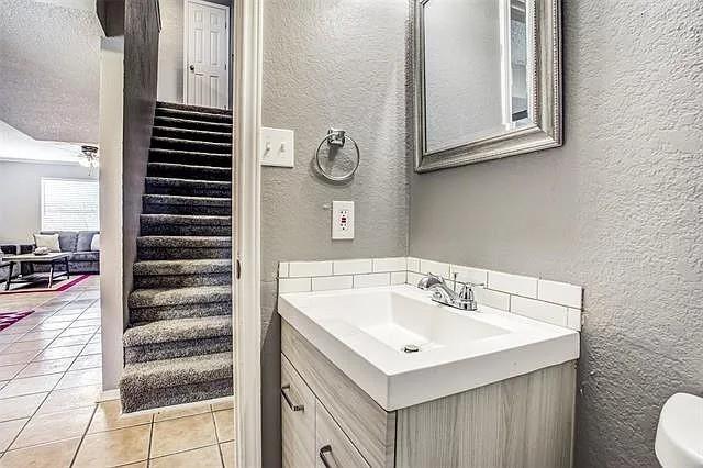 Building Photo - 3832 Coates Cir