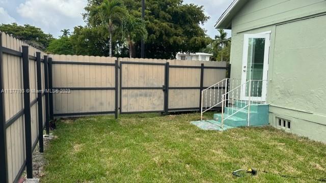 Foto del edificio - 4160 SW 13th St