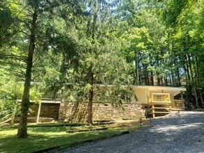 Building Photo - 1110 S Spring Hollow Rd