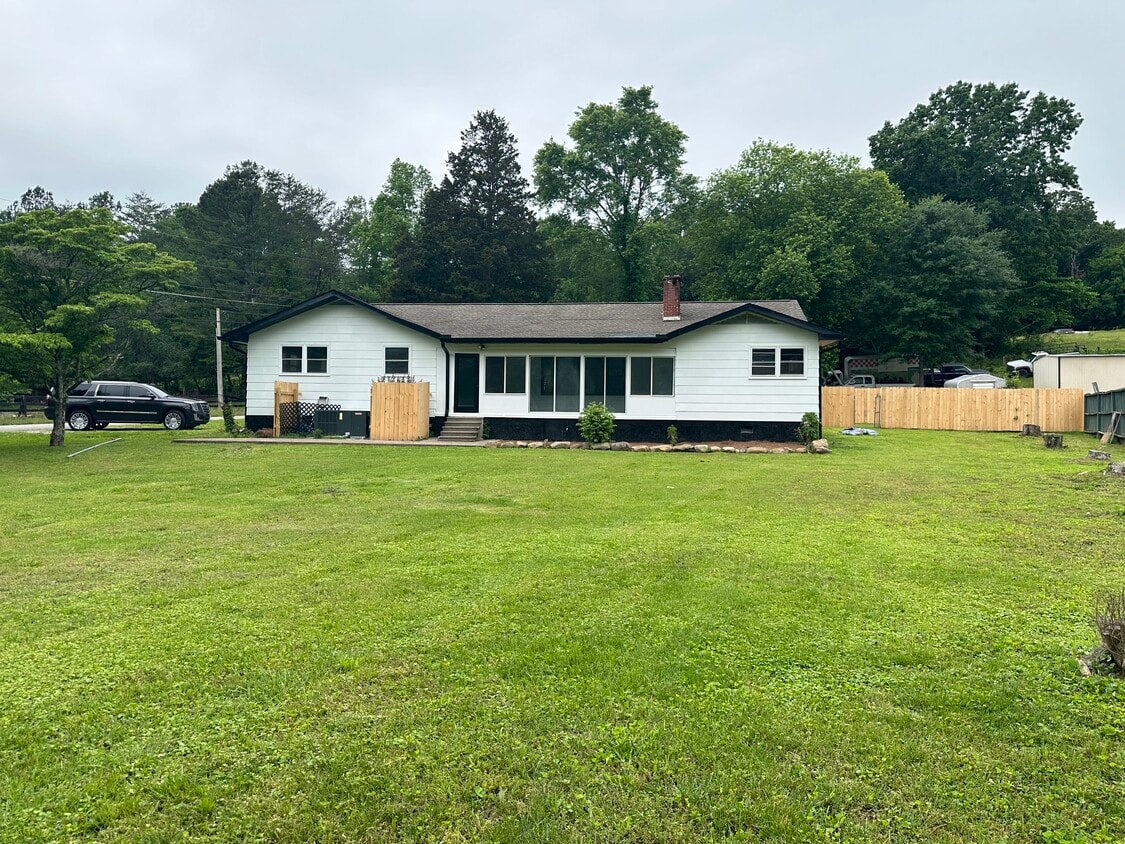 Primary Photo - 7201 Moses Rd