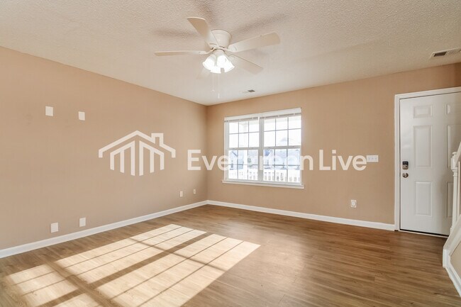 Foto del edificio - 236 Stagone Ln