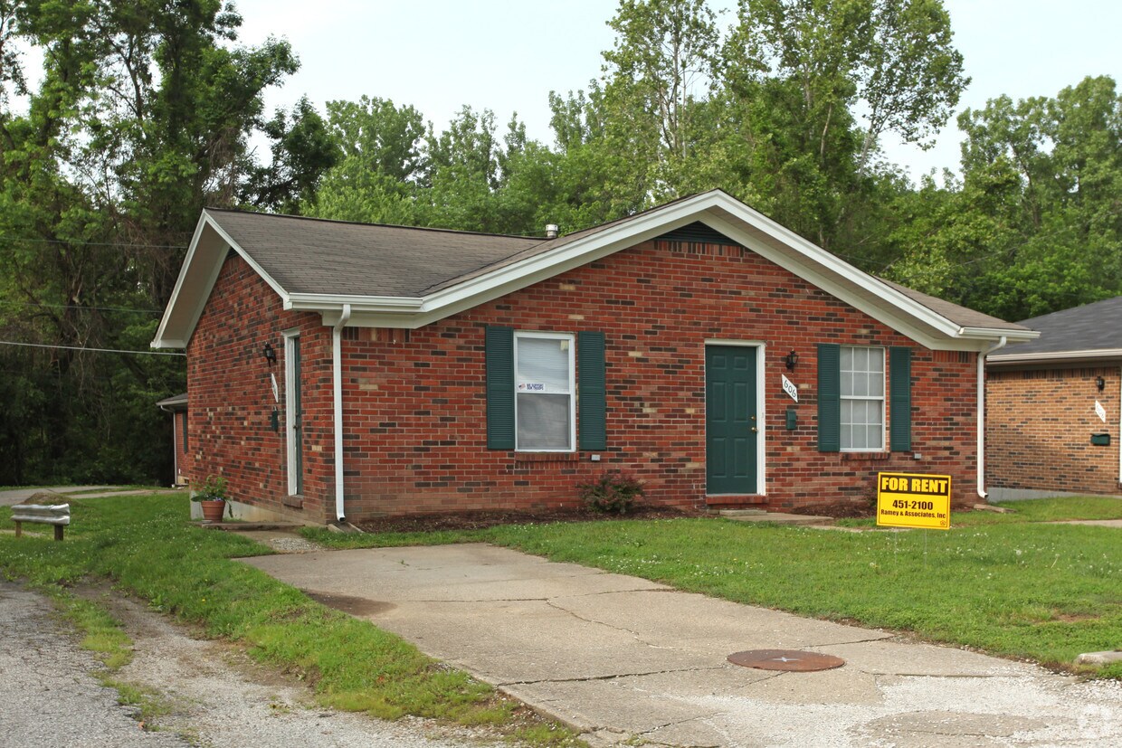 Building Photo - West Francis Place Apartments